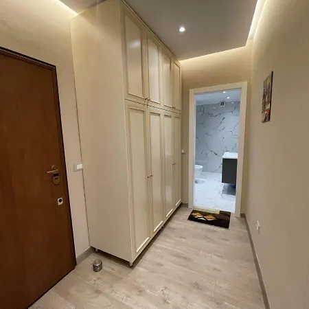 Center 1 * Tirana